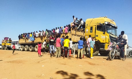 Thousands flee Wad Madani, Sudan’s second city, to escape fighting
