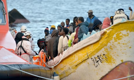 More than 60 migrants presumed dead after boat sinks off Libya, says UN