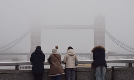 Thick fog continues to disrupt flights at UK airports