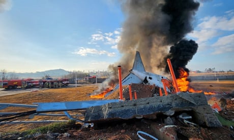 South Korea plane crash: air traffic controllers warned about bird strike minutes before accident feared to have killed 177